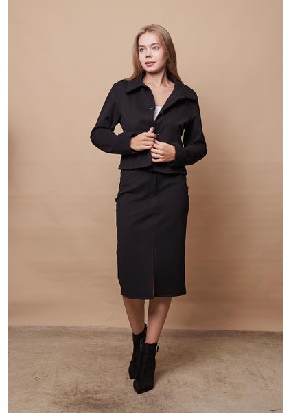 Kadın Likralı Kaşe Kumaş Yüksek Bel Alman Cepli Önden Yırtmaçlı Kalem Etek-Siyah