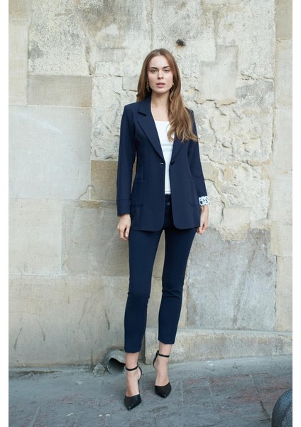 Kalın Kemerli Süs Cepli Bilek Boy Likralı Kumaş Pantolon-Lacivert