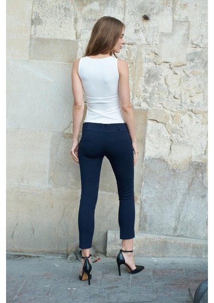 Kalın Kemerli Süs Cepli Bilek Boy Likralı Kumaş Pantolon-Lacivert fırsatları