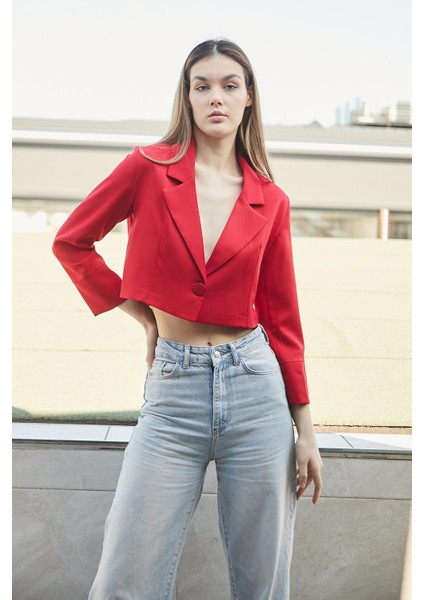Kadın Kruvaze Anvelop Hafif Likralı Kumaş Crop Kısa Blazer Ceket-Kırmızı