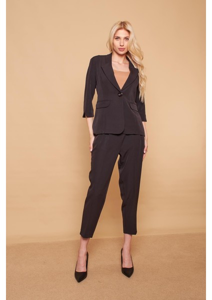 Yakalı Tek Düğmeli Kapri Kollu Kolu Yırtmaçlı Hafif Likralı Kumaş Blazer Ofis Ceket-Siyah