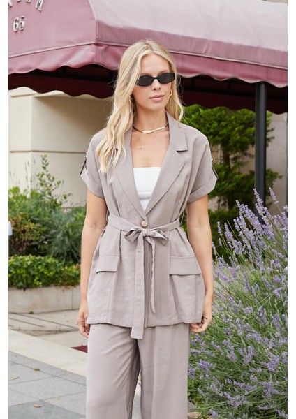 Kadın Ipeksi Modal Kumaş Yakalı Düşük Omuzlu Apoletli Beli Kemerli Kısa Kol Düğmeli Ceket-Duman fırsatları