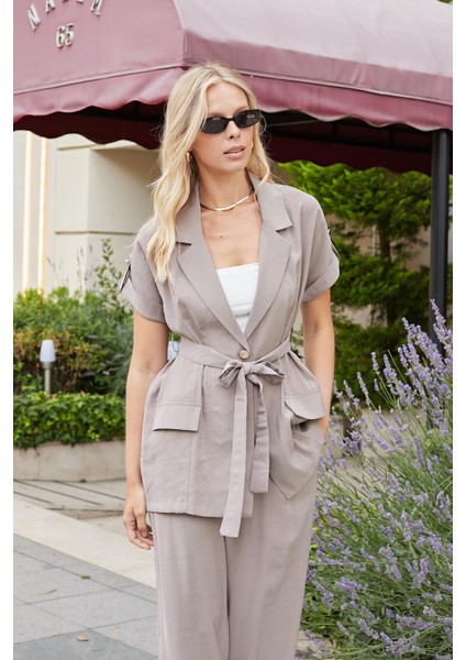 Kadın Ipeksi Modal Kumaş Yakalı Düşük Omuzlu Apoletli Beli Kemerli Kısa Kol Düğmeli Ceket-Duman indirimleri