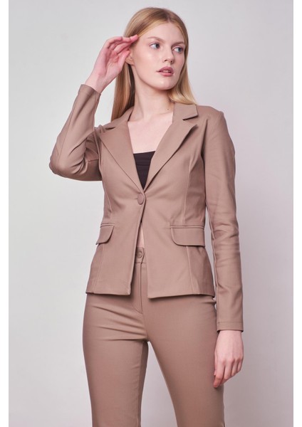 Kadın Yakalı Cep Kapaklı Uzun Kol Hafif Likralı Kumaş Blazer Ceket(Pantolon Jument 40076)-VIZON