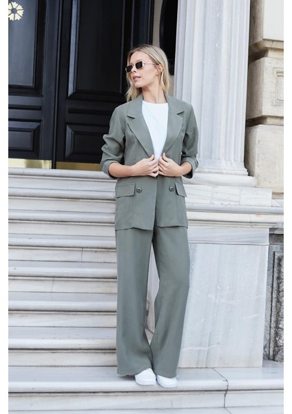 Kadın Ipeksi Dokulu Modal Kumaş Yakalı Cep Kapaklı Oversize Salaş Blazer Ceket-Haki indirimleri