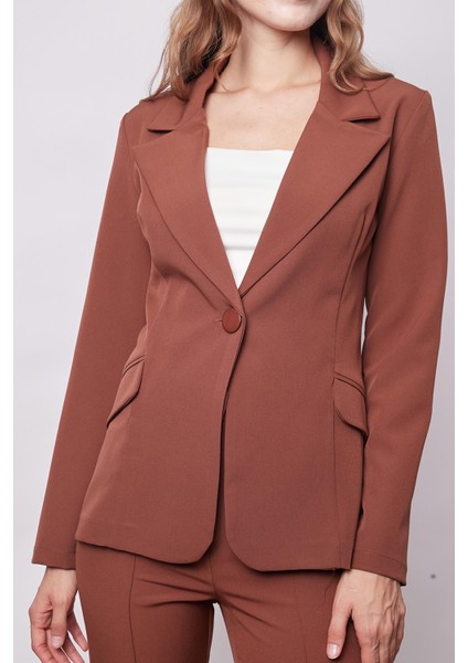 Kadın Yakalı Cep Kapaklı Tek Düğme Hafif Lirkalı Kumaş Blazer Ofis Ceket(Pantolon Kodu Jument 40082)-TABA fırsatları