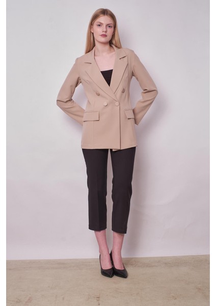 Kadın Düğme Detaylı Uzun Kol Şık Ofis Süs Cep Kapaklı Kumaş Blazer Ceket -Taş