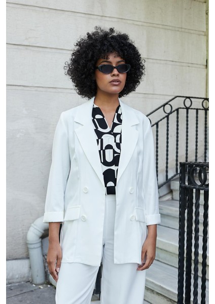 Kadın Ipeksi Dokulu Modal Kumaş Yakalı Cep Kapaklı Oversize Salaş Blazer Ceket-Beyaz fiyatları