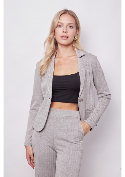 Kadın Desenli Hafif Likralı Yumuşak Dokulu Yakalı Uzun Kol Mono Blazer Ceket-Bej Balıksırtı modelleri