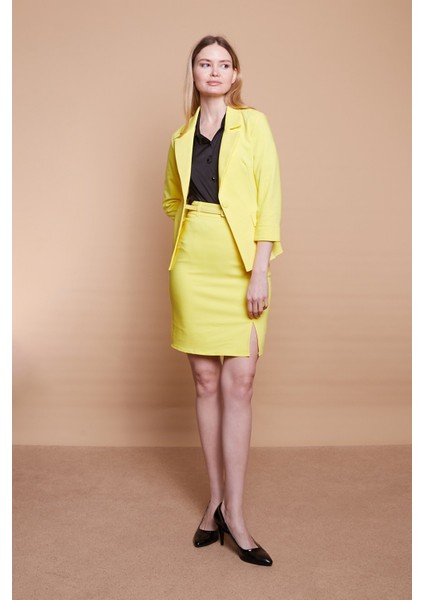 Astarlı Yüksek Bel Önden Yırtmaçlı Deri Kemerli Pamuklu Hafif Likralı Kumaş Kalem Etek(Kemer Dahil)-Sarı