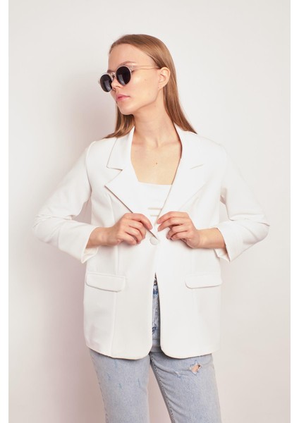Yakalı Kolu Katlamalı Cep Kapaklı Salaş Boyfriend Oversize Hafif Likralı Kumaş Blazer Ceket-Krem fiyatları