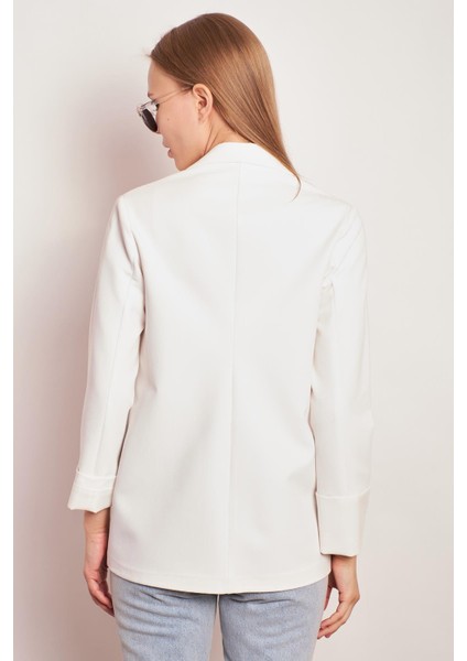 Yakalı Kolu Katlamalı Cep Kapaklı Salaş Boyfriend Oversize Hafif Likralı Kumaş Blazer Ceket-Krem fırsatları