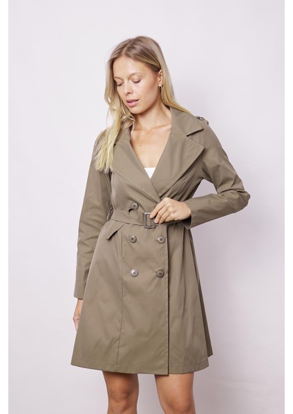Kadın Cepli Kruvaze Anvelop Kemerli Hafif Likralı Kumaş Uzun Trençkot Ceket-Haki modelleri