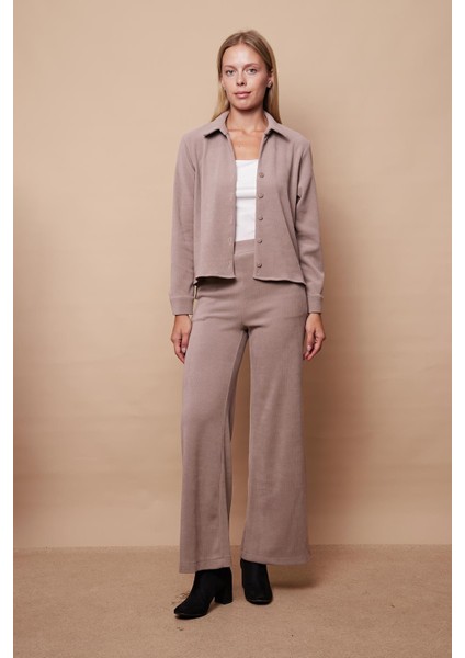 Kadın Likralı Yumuşak Dokulu Kadife Kumaş Yüksek Bel Yan Cepli Bol Paça Palazzo Pantolon-Bej