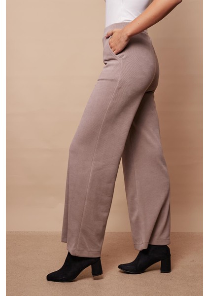 Kadın Likralı Yumuşak Dokulu Kadife Kumaş Yüksek Bel Yan Cepli Bol Paça Palazzo Pantolon-Bej modelleri