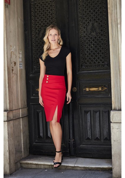 Kadın Yüksek Bel Gold Metal Düğme Detaylı Önden Yırtmaçlı Diz Altı Hafif Likralı Kumaş Kalem Etek-Kırmızı