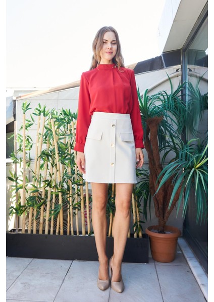 Kadın Diz Üstü Yüksek Bel Önü Düğmeli Cep Kapaklı Hafif Likralı Kumaş Çan Etek-Şampanya