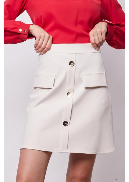 Kadın Diz Üstü Yüksek Bel Önü Düğmeli Cep Kapaklı Hafif Likralı Kumaş Çan Etek-Şampanya