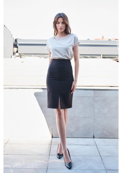 Kadın Yüksek Bel Önden Yırtmaçlı Hafif Likralı Şık Kumaş Diz Altı Ofis Kalem Etek-Siyah