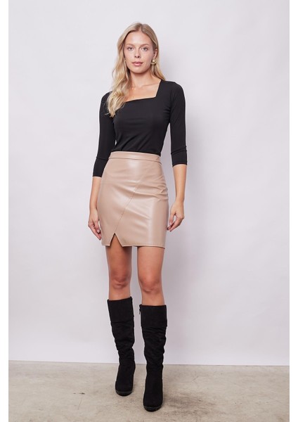 Kadın Hafif Likralı Deri Yüksek Bel Yırtmaçlı Diz Üstü Kalem Etek-Bej fiyatları