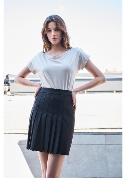 Kadın Yüksek Bel Pileli Hafif Likralı Şık Kumaş Diz Boy Çan Etek-Siyah