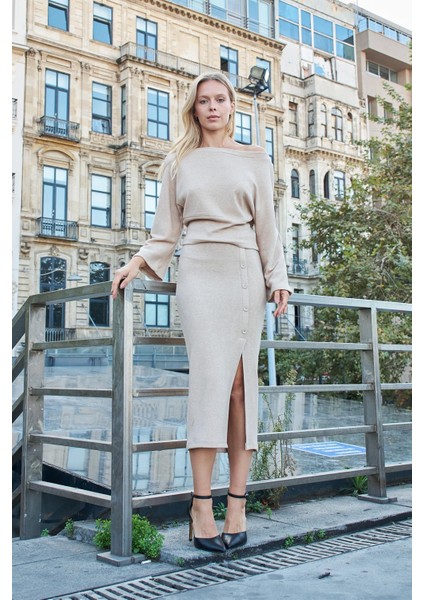 Yumuşak Dokulu Esnek Triko Yüksek Bel Yırtmaçlı Diz Altı Etek(Bluz Ayrı Kod Jument 20509)-BEJ fiyatları