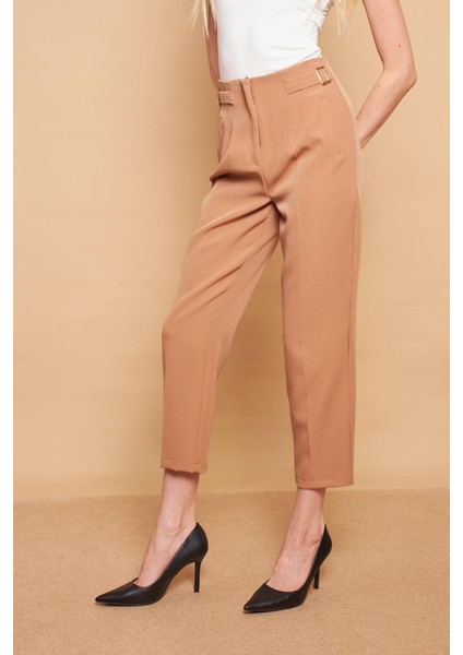 Yüksek Bel Pensli Flato Cepli Beli Tokalı Boyfriend Hafif Likralı Kumaş Pantolon-Camel fırsatları