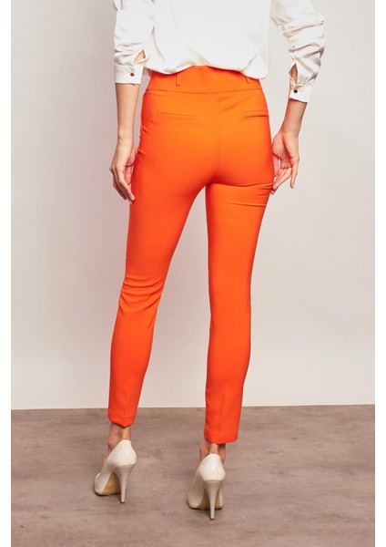 Kalın Kemerli Süs Cepli Bilek Boy Likralı Kumaş Pantolon-Oranj fırsatları