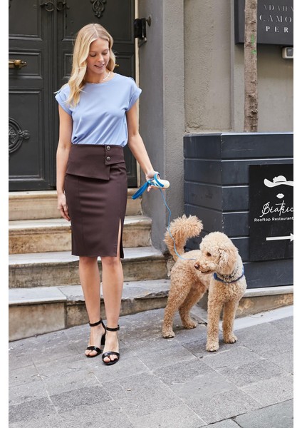 Kadın Yüksek Bel Düğme Detaylı Yırtmaçlı Diz Altı Hafif Likralı Kumaş Kalem Etek-Kahve