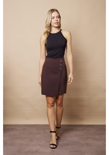 Kadın Arkadan Fermuarlı Düğme Detaylı Hafif Likralı Kumaş Diz Üstü Kalem Etek-Kahve fiyatları