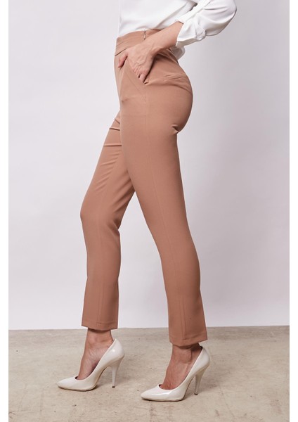Kadın Yüksek Bel Yan Cepli Dar Paça Hafif Likralı Kumaş Pantolon-Camel indirimleri