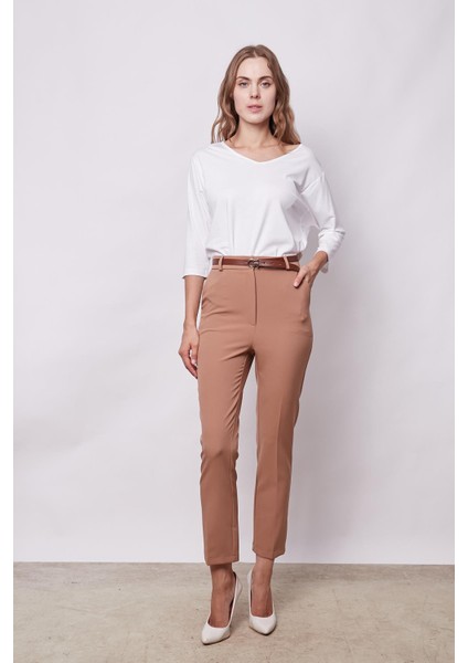 Kadın Yüksek Bel Yan Cepli Bilek Boy Kemerli Hafif Likralı Kumaş Pantolon(Kemer Dahil)-Camel