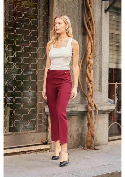 Kadın Yüksek Bel Önü Dikişli Beli Apoletli Düğmeli Boru Paça Hafif Likralı Kumaş Pantolon-Bordo fırsatları