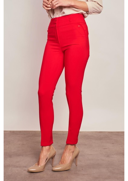 Kalın Kemerli Süs Cepli Bilek Boy Likralı Kumaş Pantolon-Kırmızı