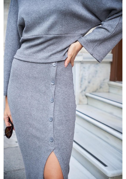 Yumuşak Dokulu Esnek Triko Yüksek Bel Yırtmaçlı Diz Altı Etek(Bluz Ayrı Kod Jument 20509)-GRI