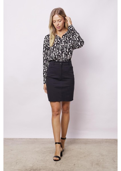 Kadın Cep Detaylı Diz Üstü Hafif Likralı Pamuklu Kumaş Kalem Etek-Siyah fırsatları