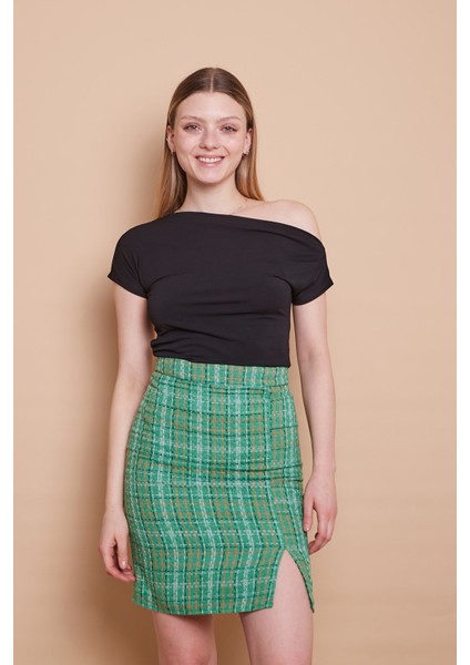 Tüvit Yırtmaç Detaylı Diz Üstü Astarlı Kalem Etek-Yeşil Ekose modelleri