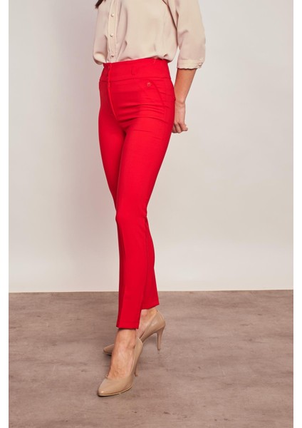 Kalın Kemerli Süs Cepli Bilek Boy Likralı Kumaş Pantolon-Kırmızı fiyatları