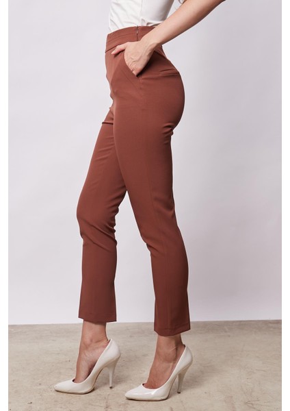 Kadın Yüksek Bel Yan Cepli Dar Paça Hafif Likralı Kumaş Pantolon-Taba fırsatları
