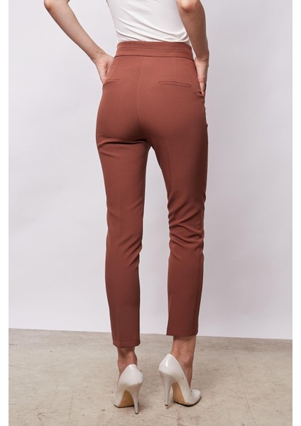 Kadın Yüksek Bel Yan Cepli Dar Paça Hafif Likralı Kumaş Pantolon-Taba indirimleri