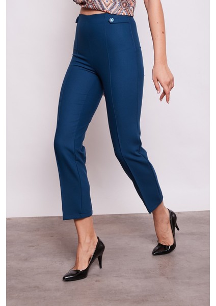 Kadın Yüksek Bel Önü Dikişli Beli Apoletli Düğmeli Boru Paça Kumaş Pantolon -Petrol indirimleri