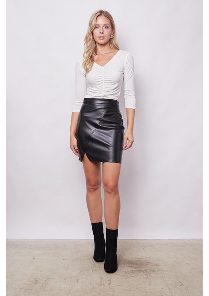 Kadın Hafif Likralı Deri Yüksek Bel Yırtmaçlı Diz Üstü Kalem Etek-Siyah fırsatları