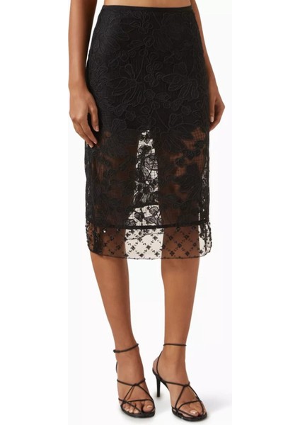 Siyah Dantel Organze Midi Etek Modern Romantik ve Feminen Tasarım