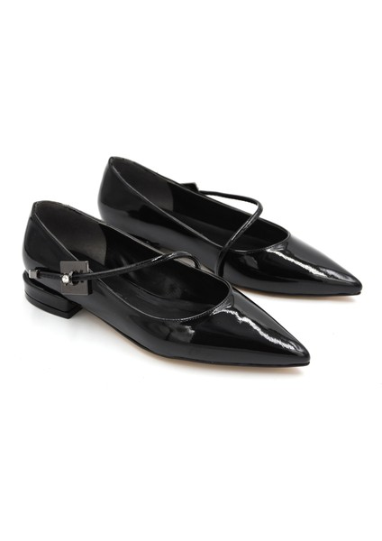 Alçak Topuklu Biye Atklılı Günlük Kadın Babet Rugan Siyah fiyatları