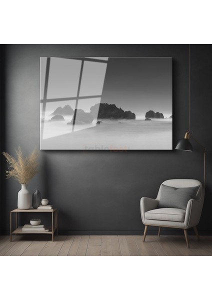 Sisli Kayalıklar - Minimalist Deniz Manzarası Cam Tablo