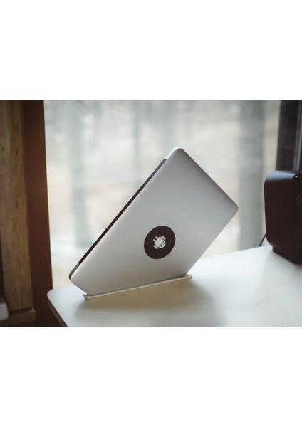 MacBook Air Standı - Masada (Sadece Plastik Aparattır!!!) 3D