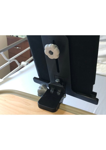 Yatak Başı Hastane Tepsisi Için Tablet Tutucu (Sadece Plastik Aparattır!!!) 3D modelleri