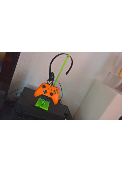 Kulaklıklı Xbox One Denetleyici Standı (Sadece Plastik Aparattır!!!) 3D