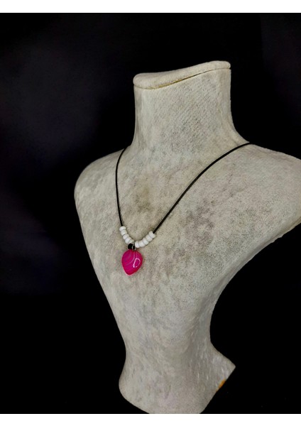 Doğal Taş Kalp Uçlu Kolye – Pembe Oniks Taşı & Beyaz Boncuklu fırsatları