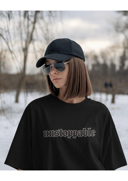 "unstoppable" Oversize T-Shirt modelleri